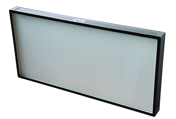 潔凈棚高效過濾器主要用于過濾0.3um以上的空氣懸浮顆粒,對于≥0.3μm顆粒的過濾效率在99.99%以上。