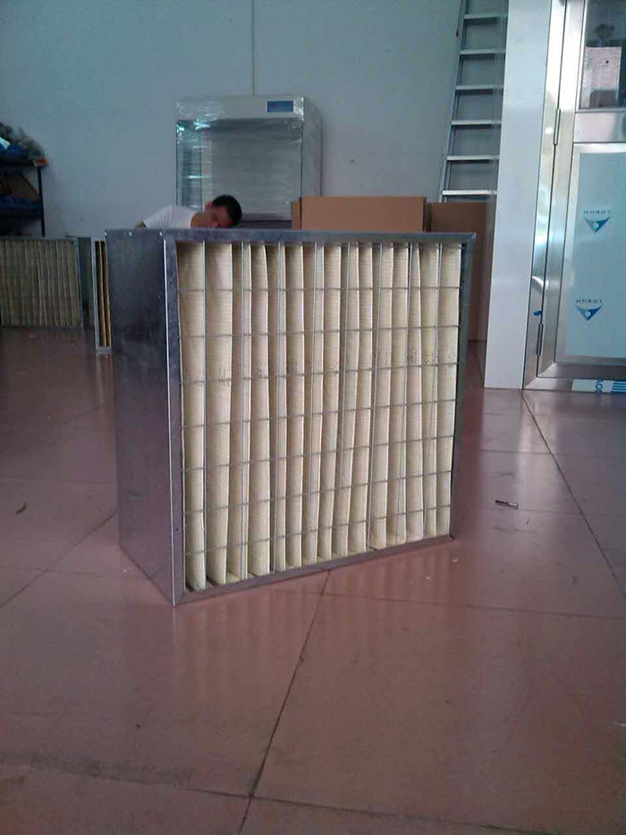 鳥(niǎo)籠式中效過(guò)濾器又稱(chēng)為中效鳥(niǎo)籠式過(guò)濾器也叫箱式中效過(guò)濾器、組合式中效過(guò)濾器